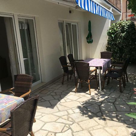 Apartments Paco & Bony Ловран Екстериор снимка
