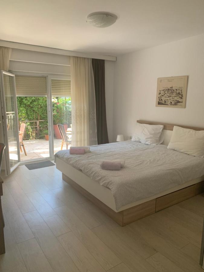 Apartments Paco & Bony Ловран Екстериор снимка